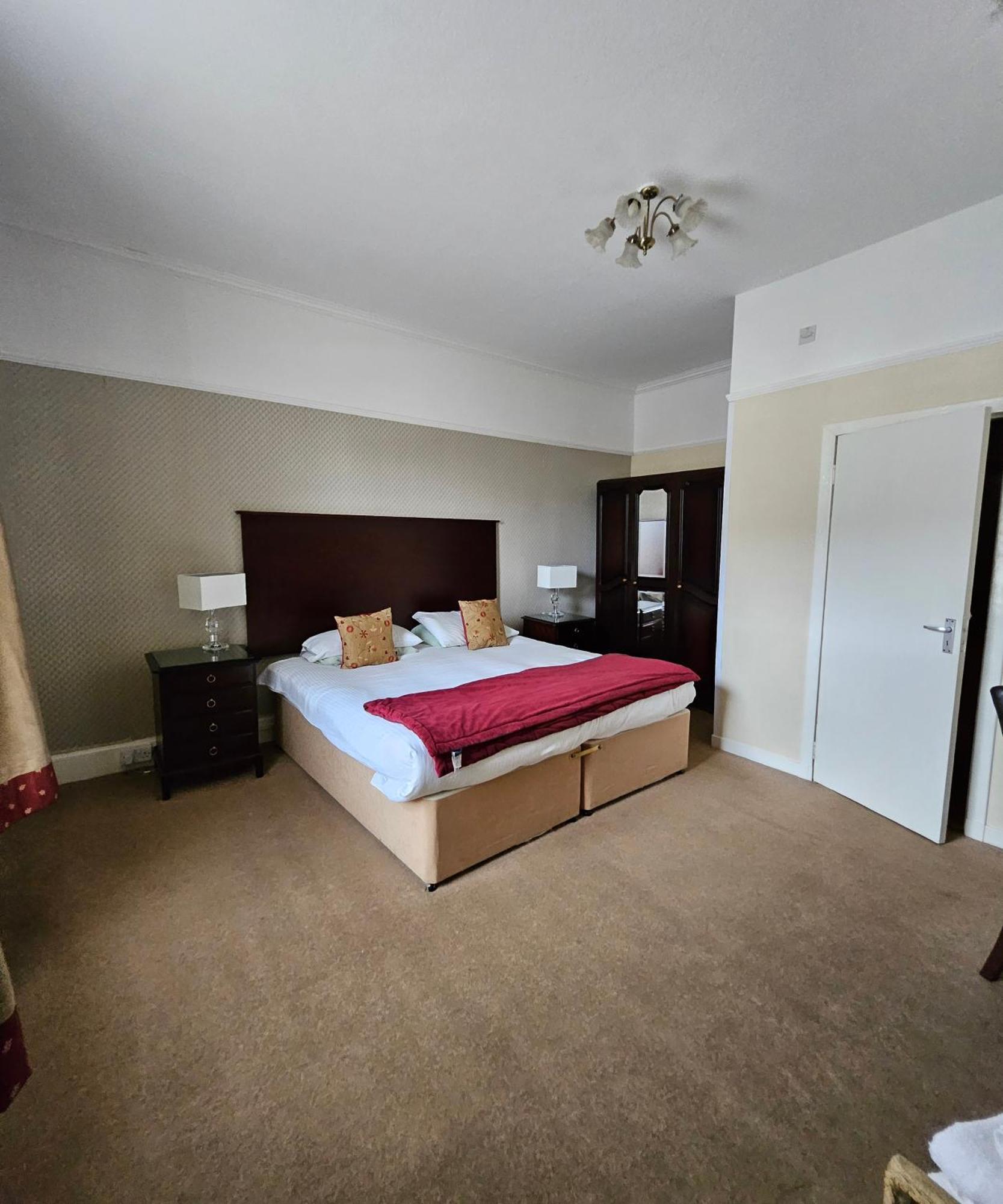 Station Hotel Портсой Екстериор снимка
