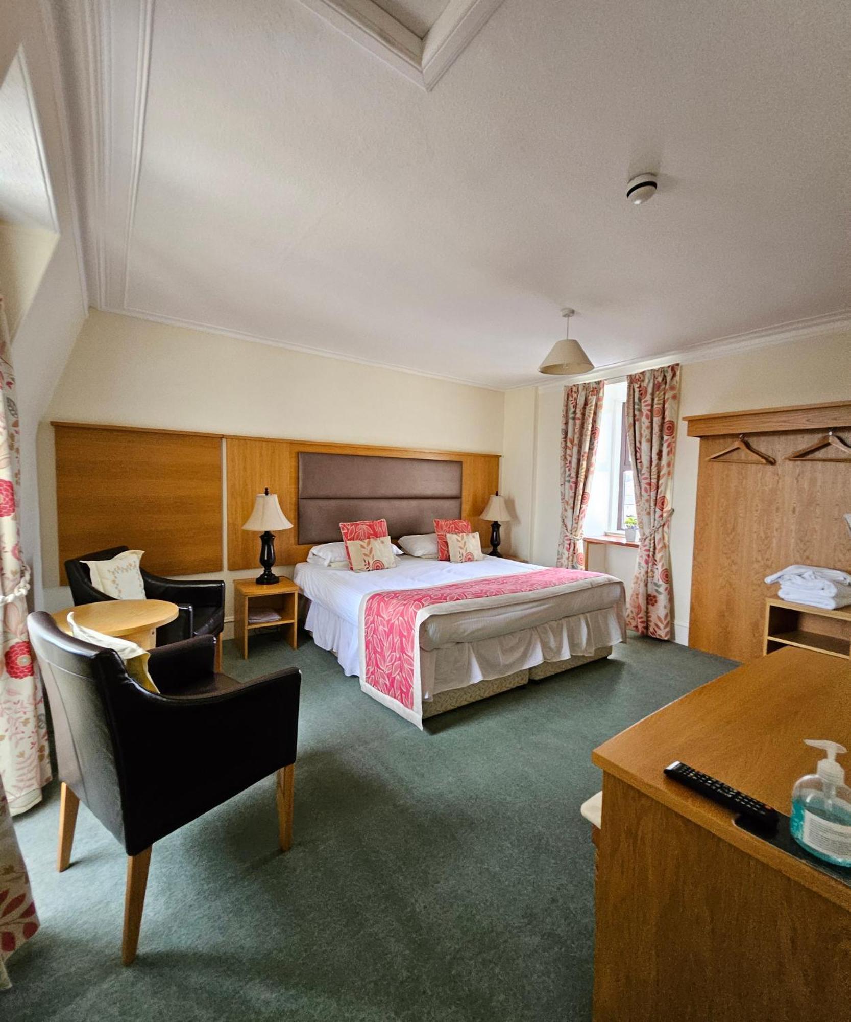 Station Hotel Портсой Екстериор снимка