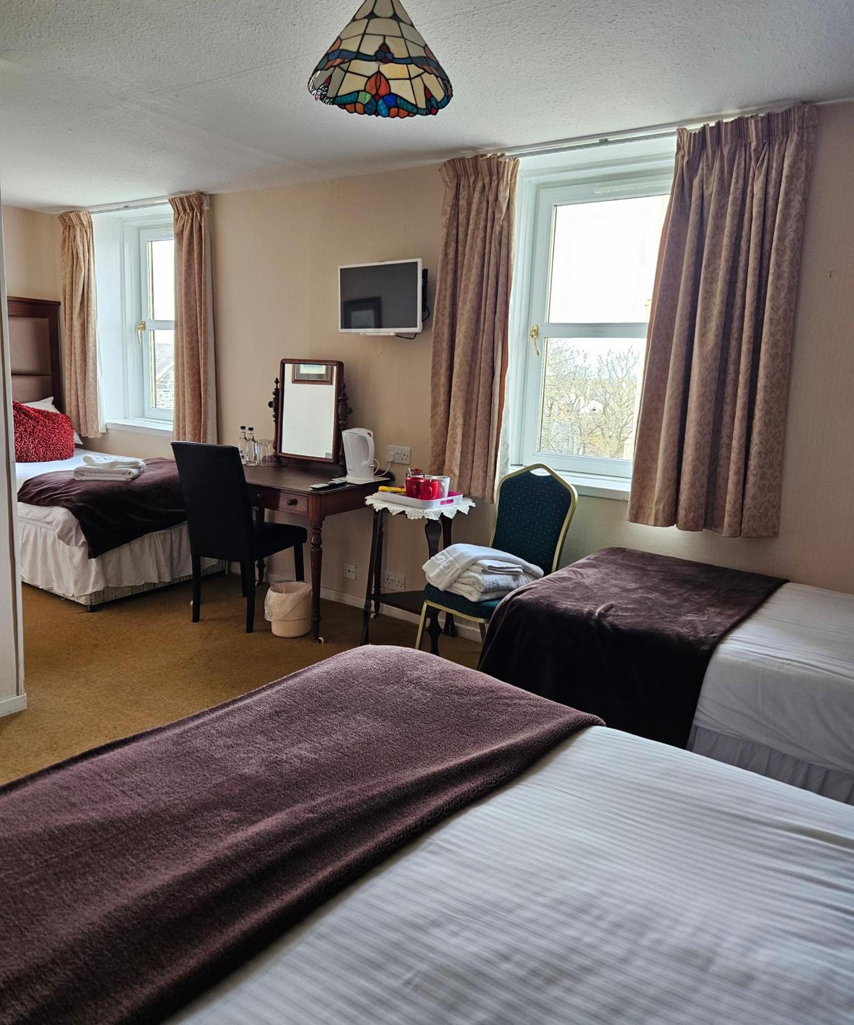 Station Hotel Портсой Екстериор снимка