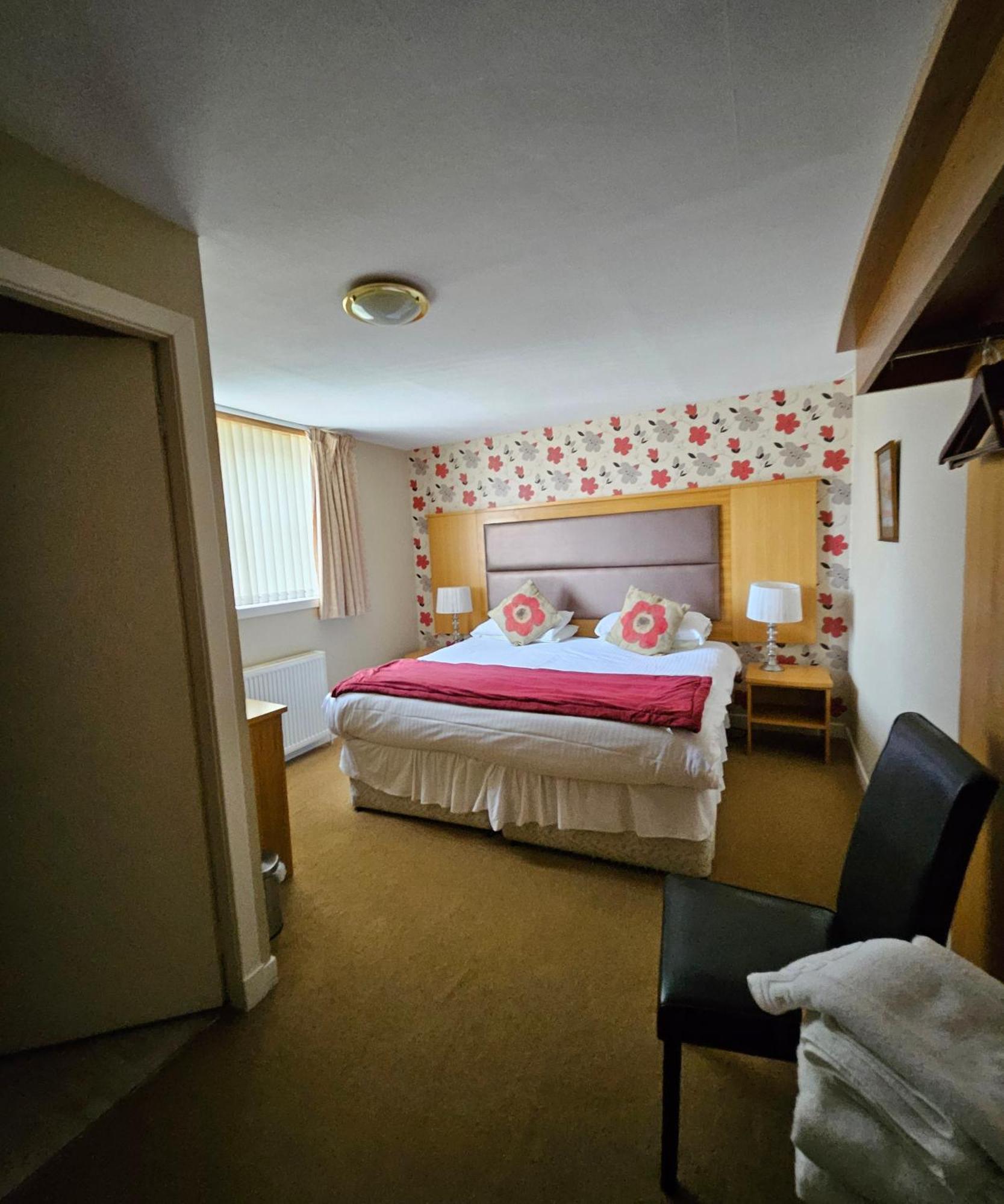Station Hotel Портсой Екстериор снимка