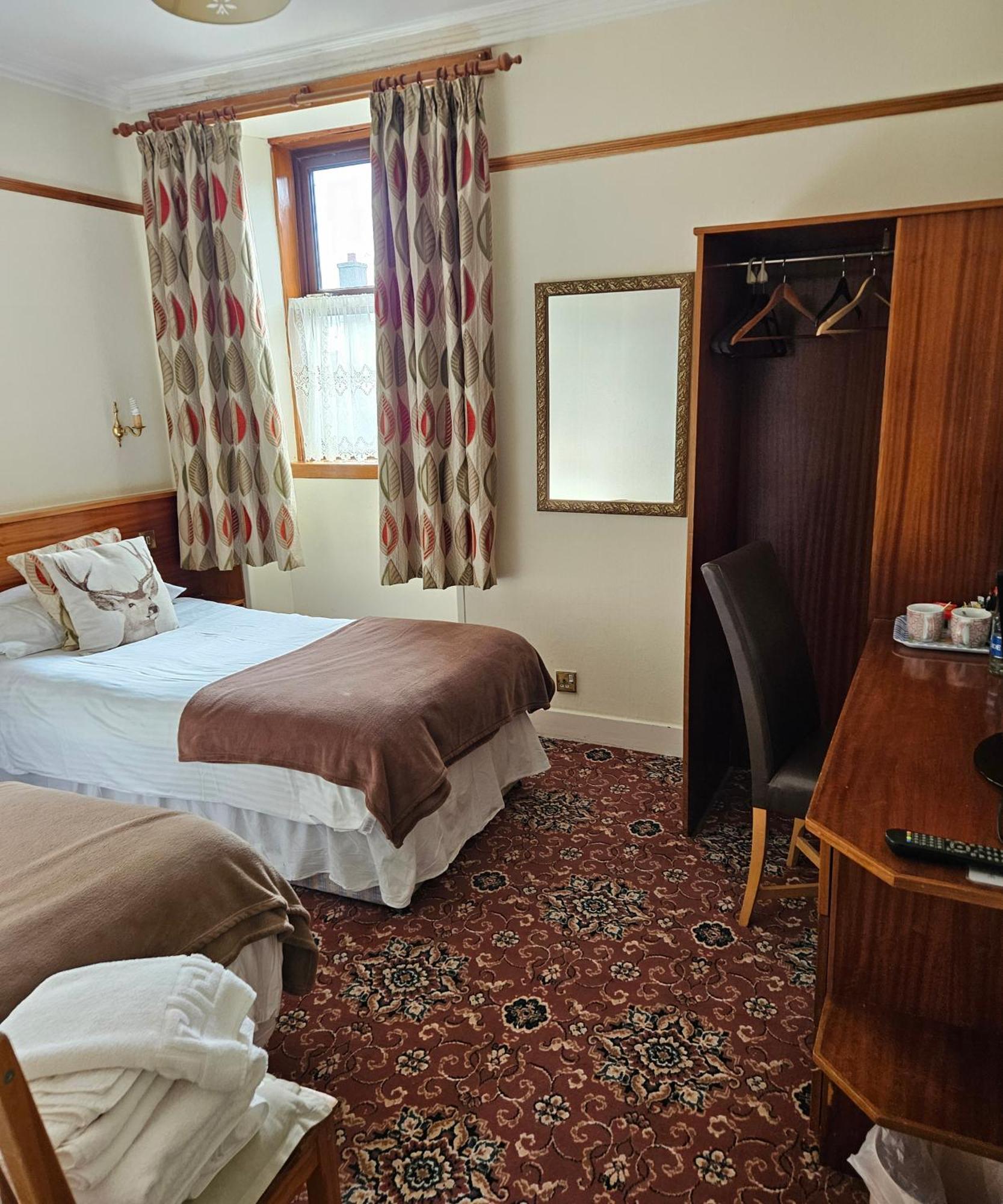 Station Hotel Портсой Екстериор снимка