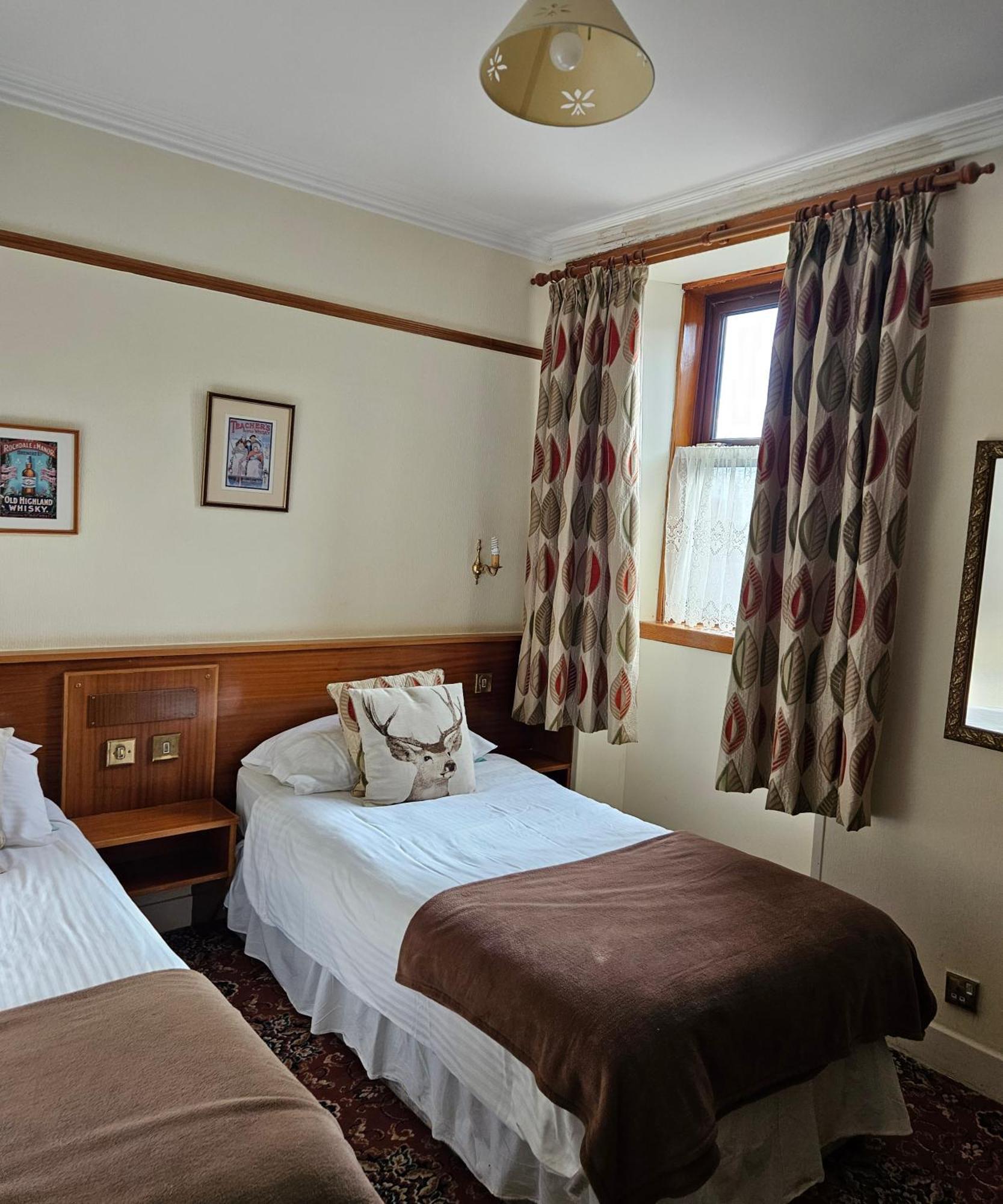 Station Hotel Портсой Екстериор снимка
