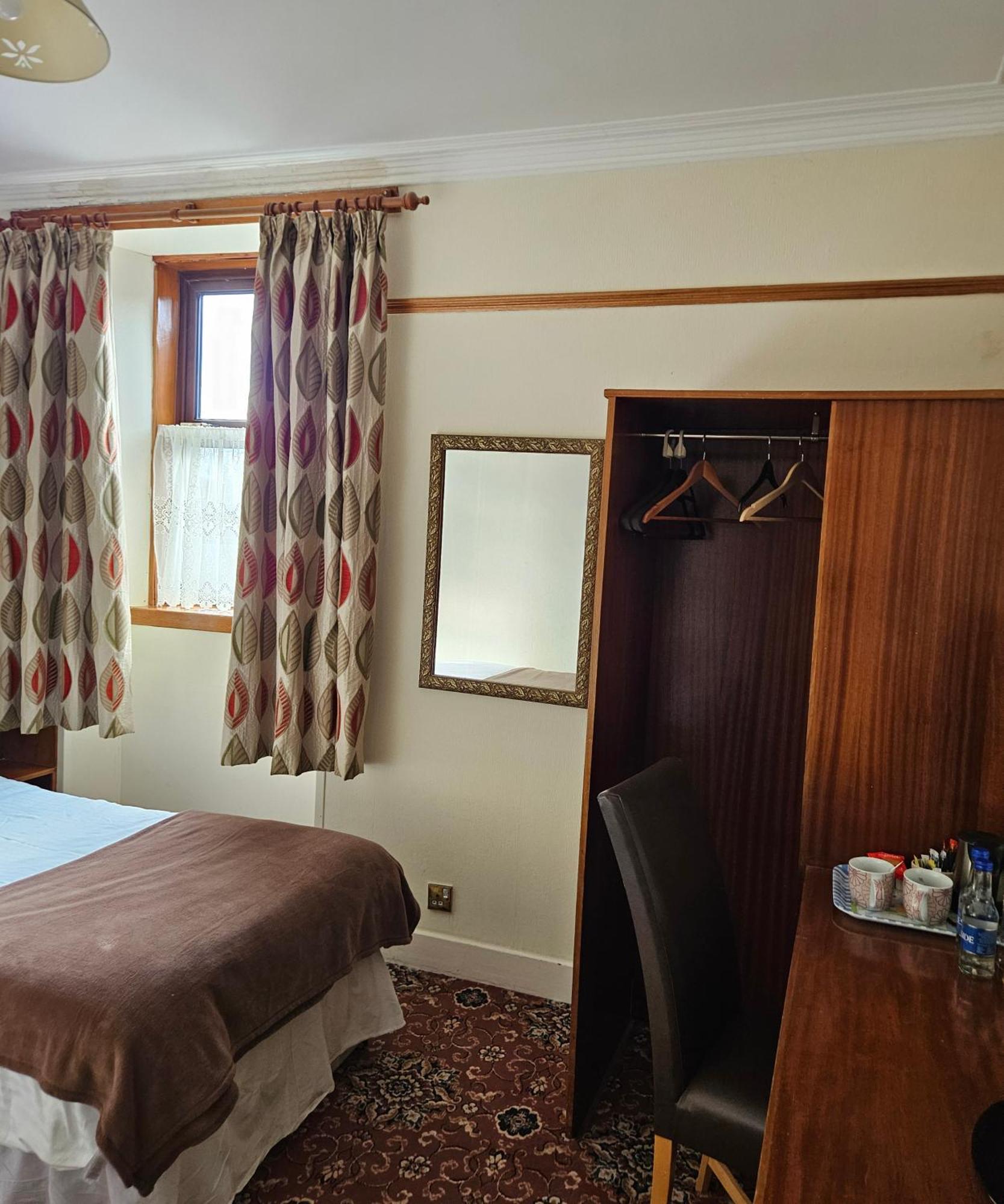 Station Hotel Портсой Екстериор снимка