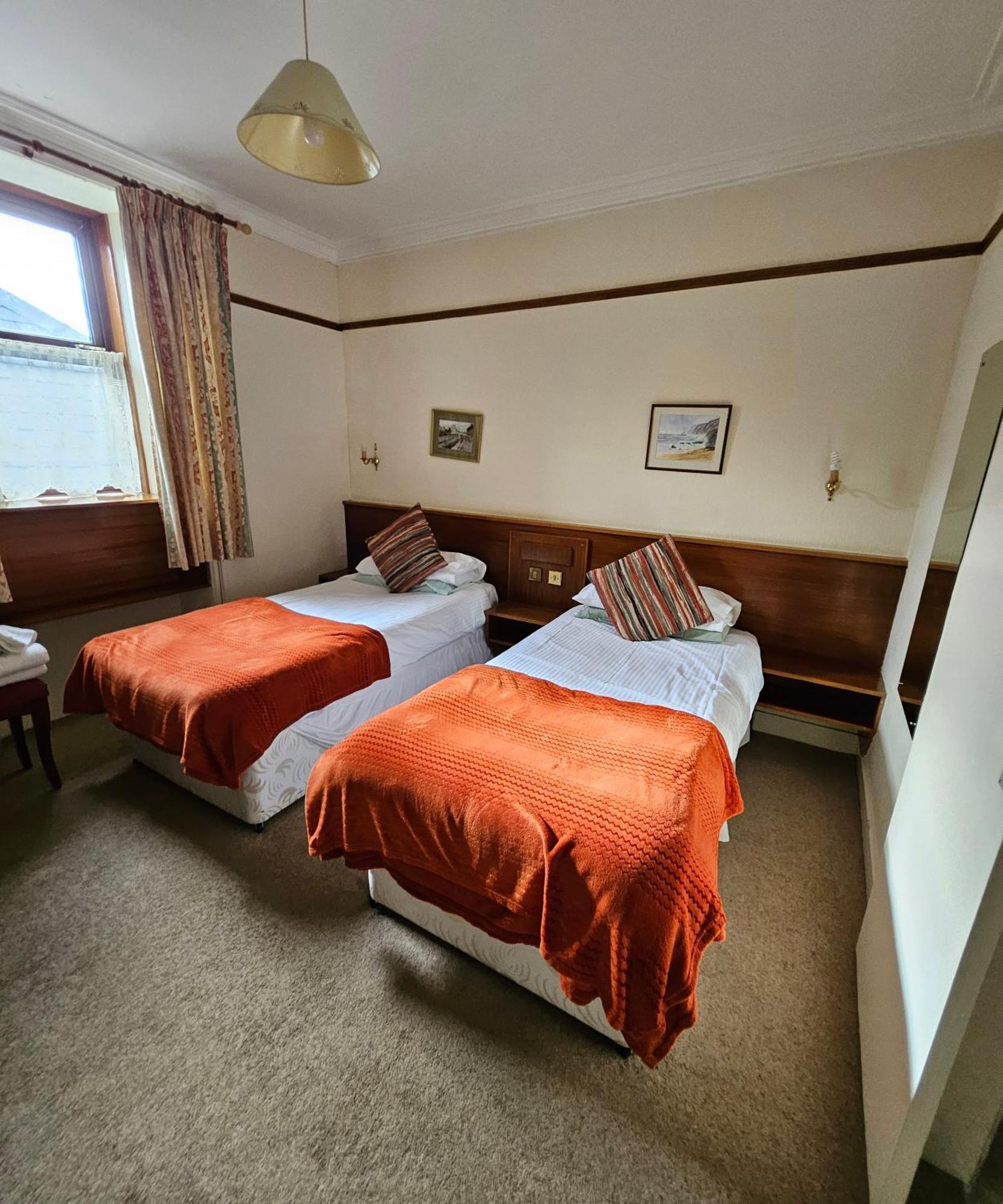 Station Hotel Портсой Екстериор снимка