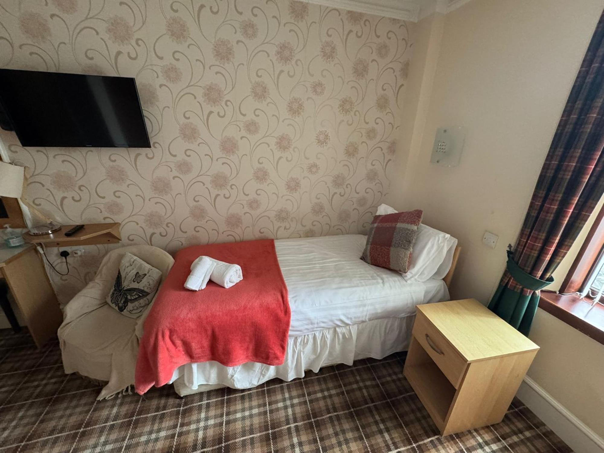 Station Hotel Портсой Екстериор снимка